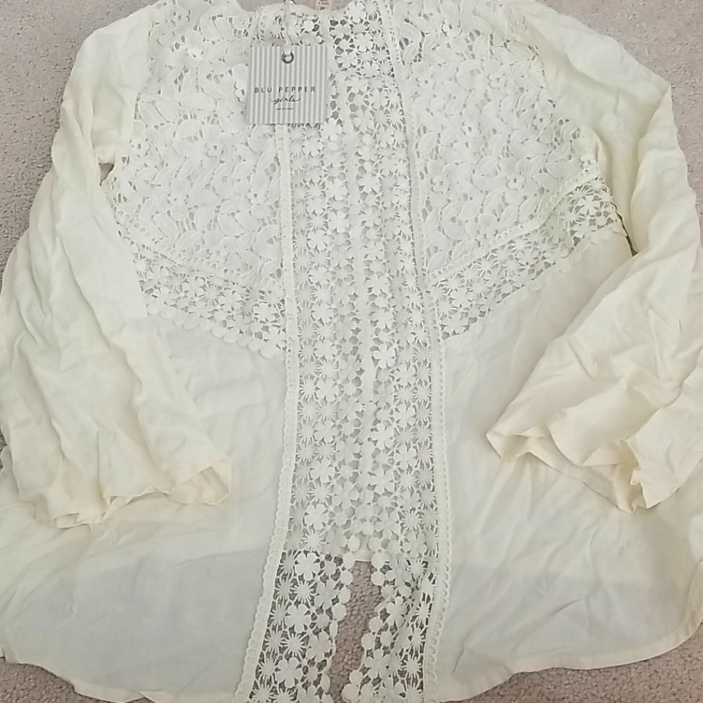 NWT Blu Pepper/Dillards crochet top